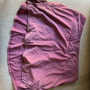 Barely Worn LULULEMON women’s Mauve Skirt